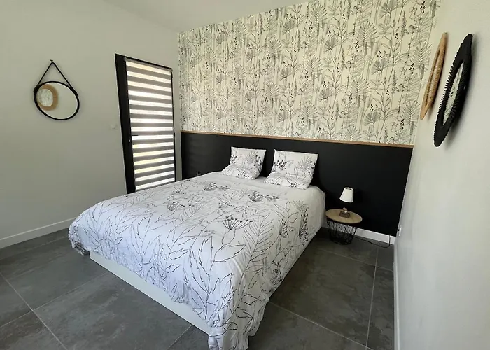 Salles, Maison A 30 Min D'arcachon بيت للعطل